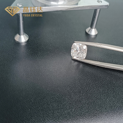 O laboratório fraco quadrado do corte VVS do coxim fez os diamantes DEF HPHT para anéis